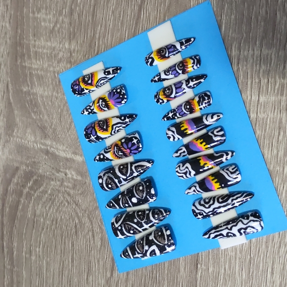 Eye of the future Press On Nails - Picture 3 of 3